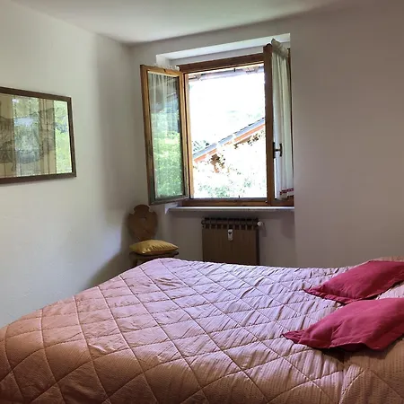 Guesthost - Casa Carola - Lovely Flat! شقة *