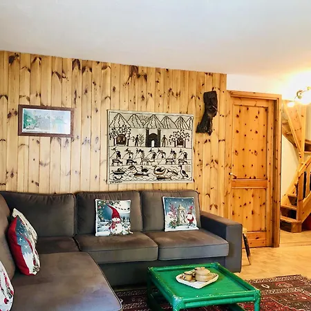 Guesthost - Casa Carola - Lovely Flat! Apartment Courmayeur