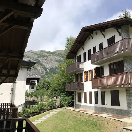 Guesthost - Casa Carola - Lovely Flat! Courmayeur